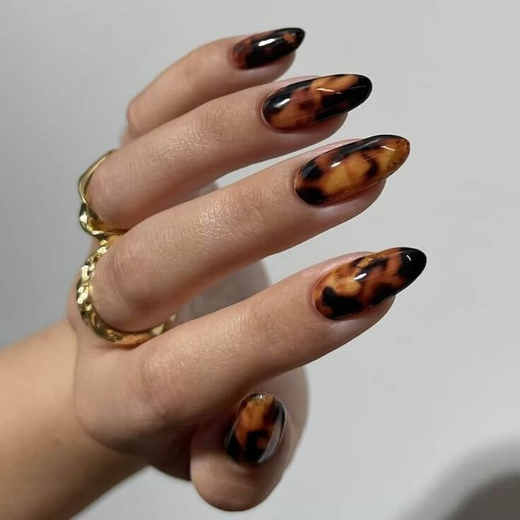 animal print nails
